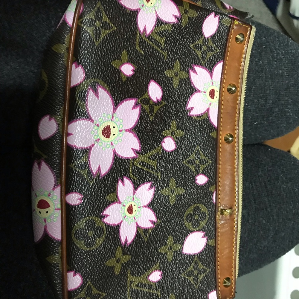 Authentic LV Murakami Pochette